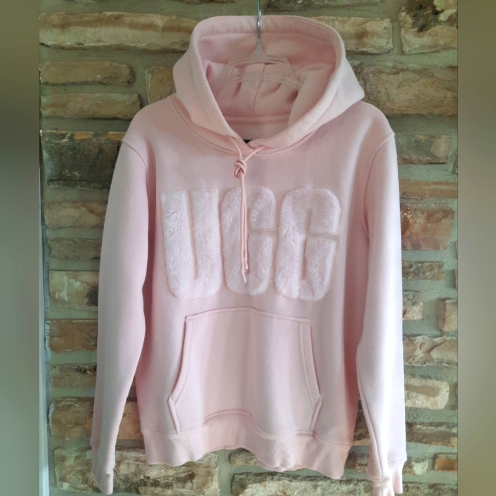 UGG RTW Hoodie Plush Pink Logo Pullover Sweat Shirt Front Pocket Size Medium